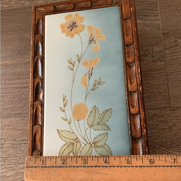 Wooden box with ceramic tiles on the top - Picture 4 of 12